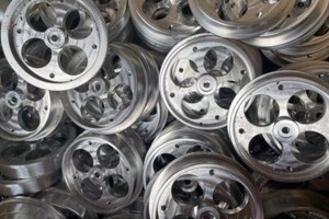 五金零部件、機(jī)械設(shè)備的除油除銹等清洗工作使用哪種設(shè)備較好？